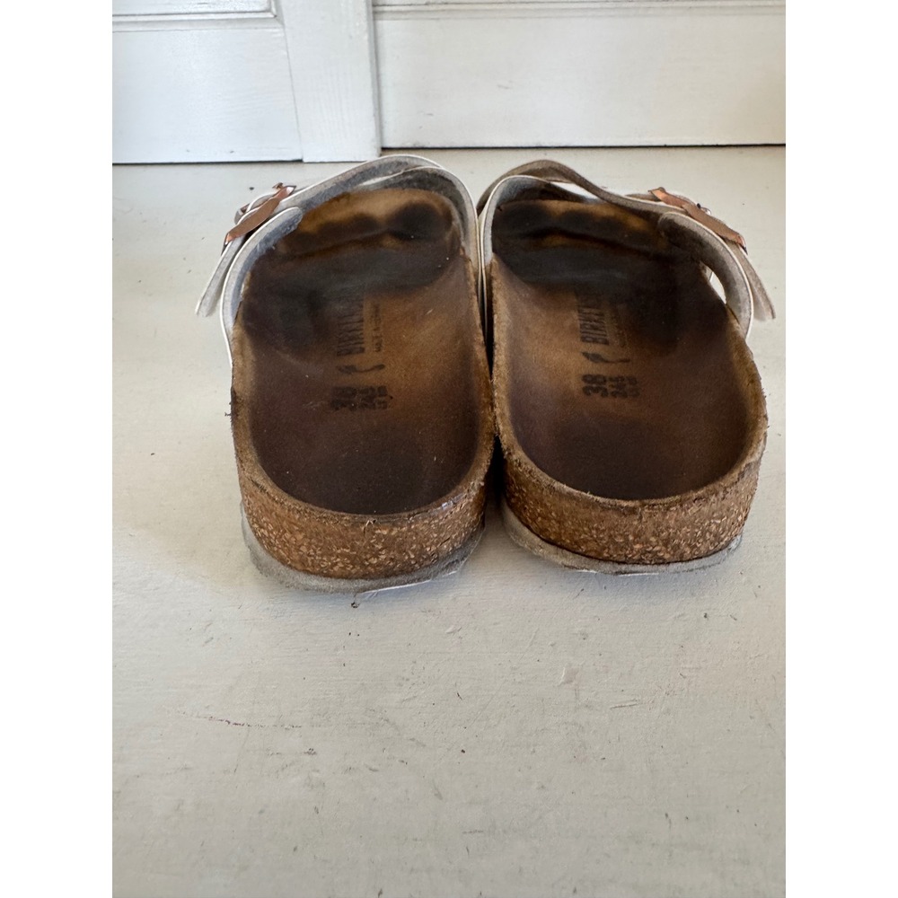 Birkenstock while Yao sandal size 38 (7-7.5) - Picture 8 of 10